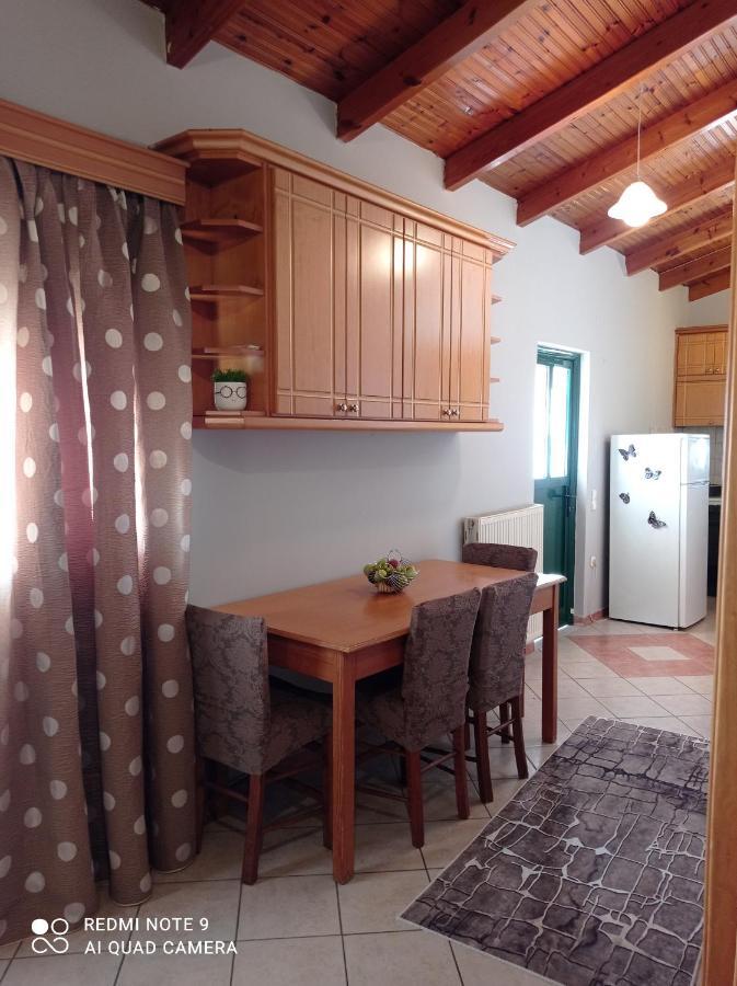 Bratis House Apartment Vartholomio Bagian luar foto